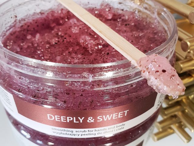 DEEPLY & SWEET- wygładzający peeling do dłoni i ciała 200 ml